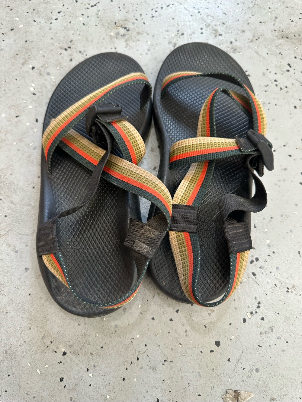 Chaco men’s ' Z/Cloud Sandals in Black with Multi-Stripe Webbing,size 11 - Picture 4 of 10